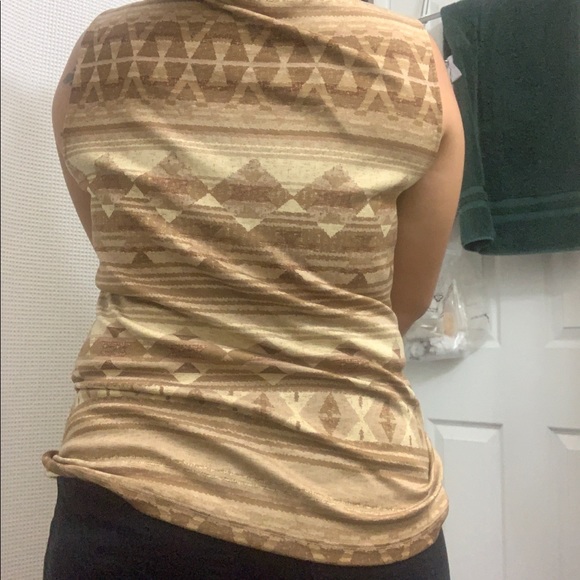 Ralph Lauren Beige Patterned Sleeveless Shirt - Picture 5 of 6